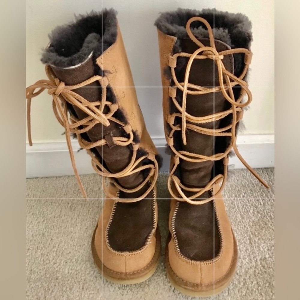 Used UGG LaceUp Winter Knee Boots.
Size: 5. H:30”.